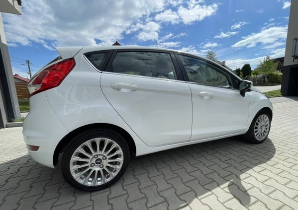 Ford Fiesta cena 29990 przebieg: 184000, rok produkcji 2013 z Skawina małe 232